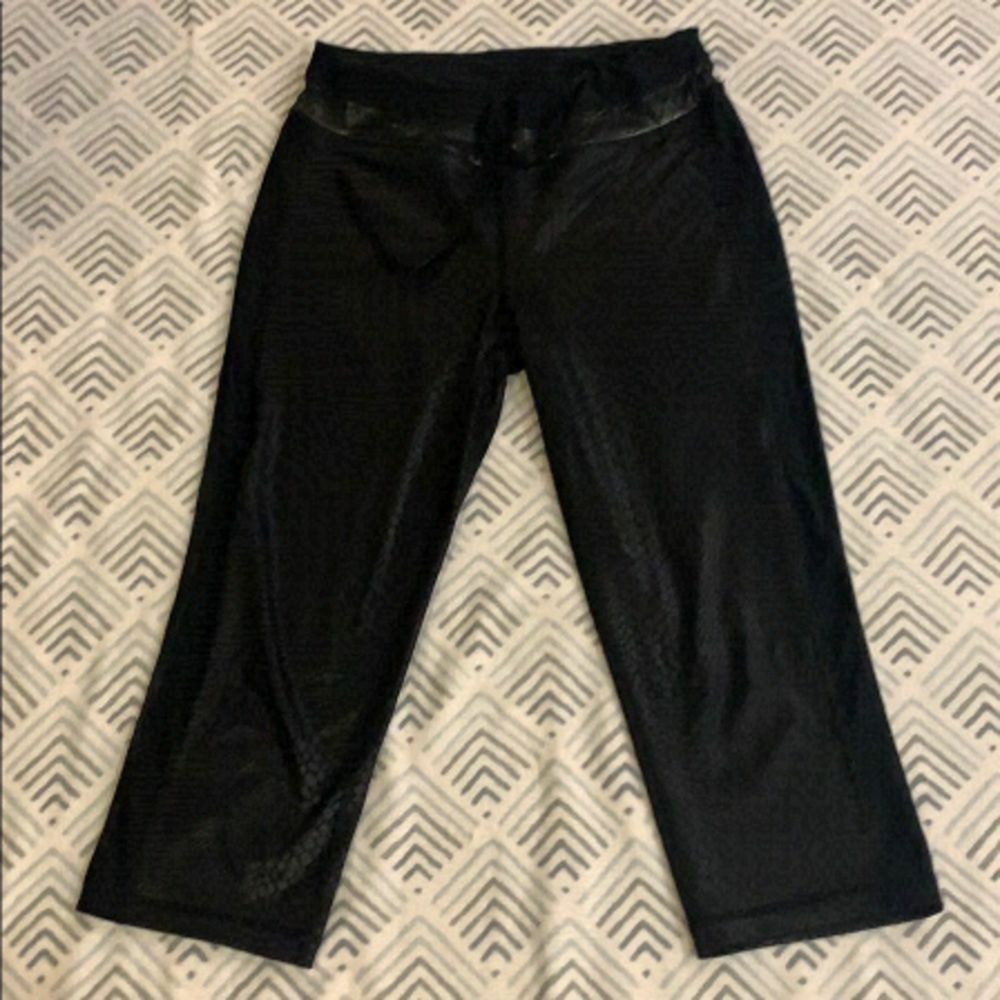 💥CROC--EMBOSSED cropped sweatpants💥